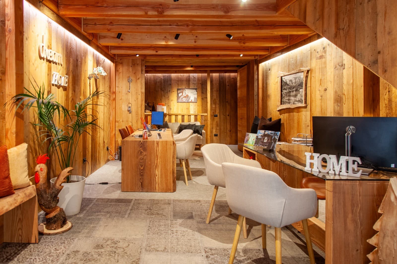 Gessica Valente e Sharon Rossi - Agente Immobiliare a Courmayeur