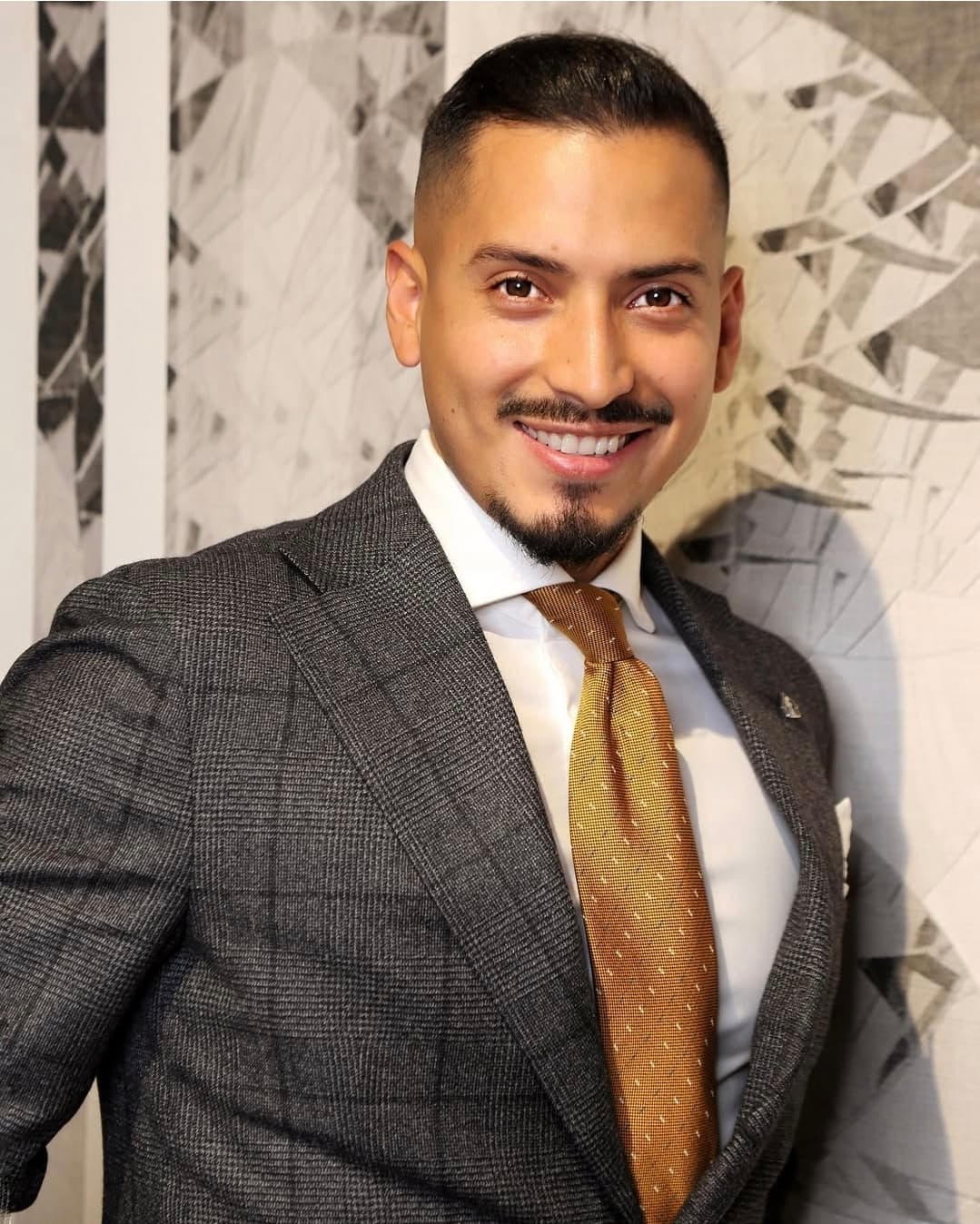 Agente immobiliare a Milano: Robert Ormeno