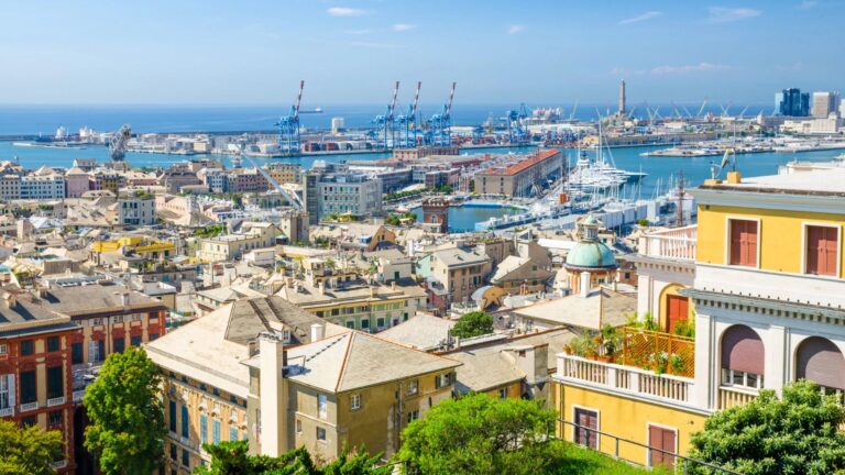 Vendere casa a Genova: tra levante, caruggi e Riviera, cosa verificare prima dell’annuncio